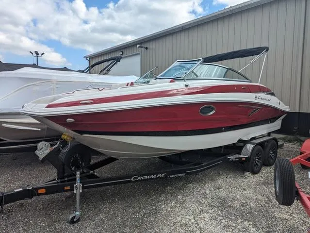 Slide: The Image of Crownline Boats Eclipse E235 2024 - 24