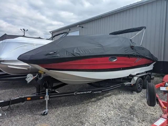 Slide: The Image of Crownline Boats Eclipse E235 2024 - 28