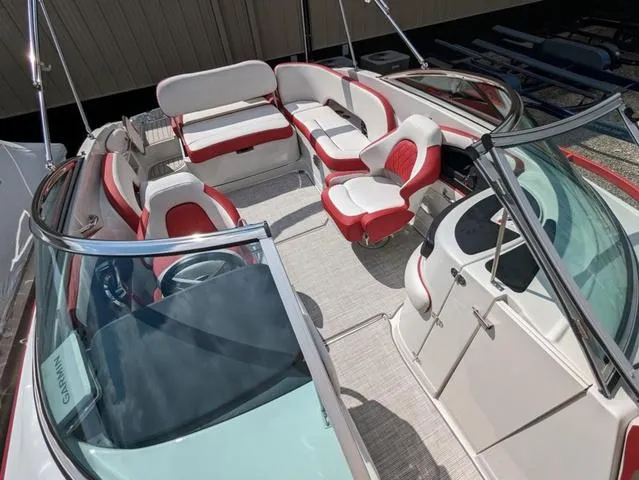 Slide: The Image of Crownline Boats Eclipse E235 2024 - 7