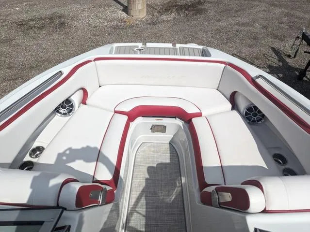 Slide: The Image of Crownline Boats Eclipse E235 2024 - 8