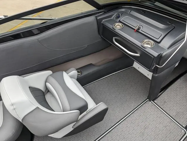 Slide: The Image of Crownline Boats 240 SS LPX 2024 - 13