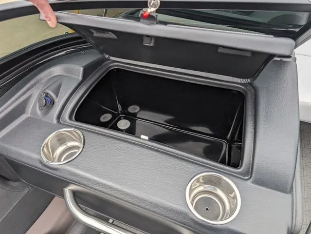 Slide: The Image of Crownline Boats 240 SS LPX 2024 - 14