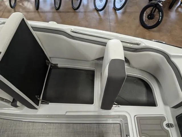 Slide: The Image of Crownline Boats E210 XS 2024 - 17