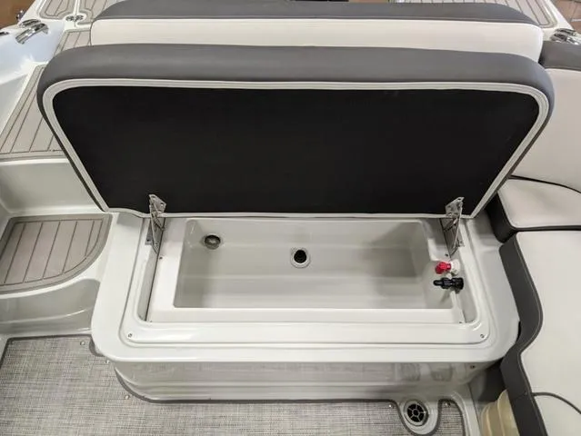 Slide: The Image of Crownline Boats E210 XS 2024 - 20