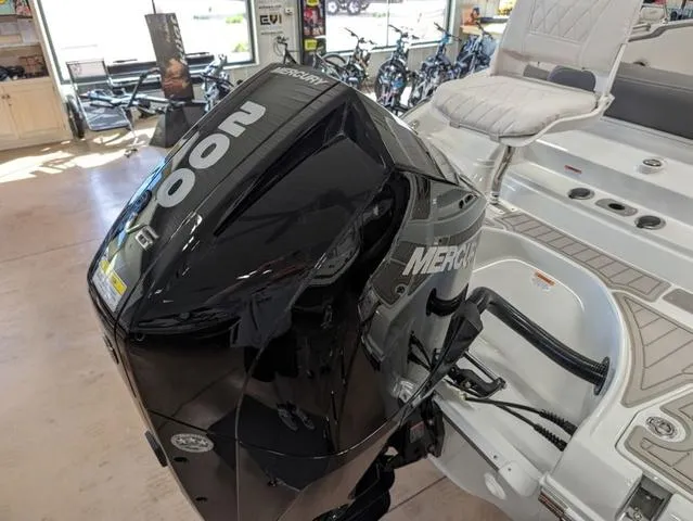 Slide: The Image of Crownline Boats E210 XS 2024 - 21