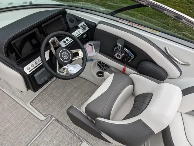 Slide: The Image of Crownline Boats 260 SS 2024 - 11