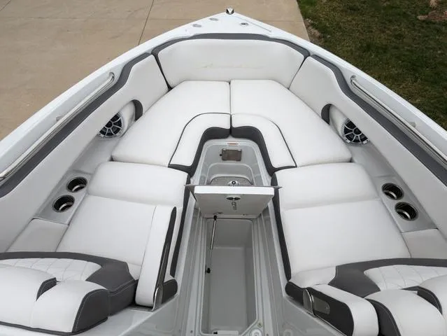 Slide: The Image of Crownline Boats 260 SS 2024 - 17