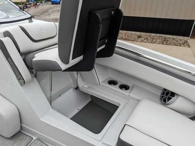 Slide: The Image of Crownline Boats 260 SS 2024 - 19