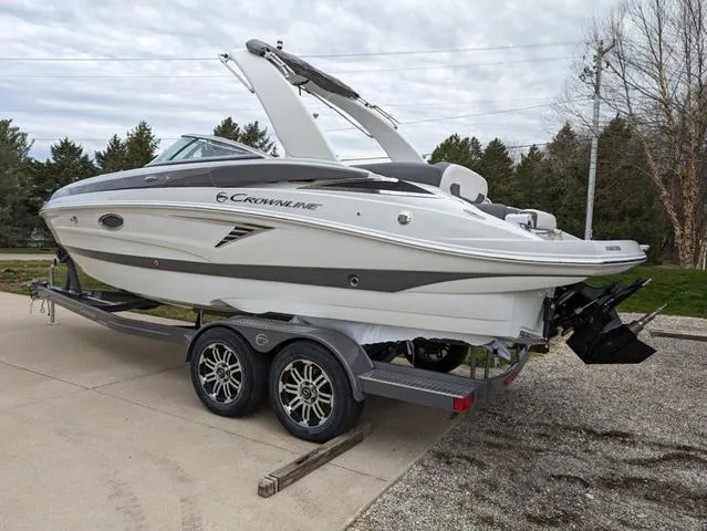 Slide: The Image of Crownline Boats 260 SS 2024 - 4