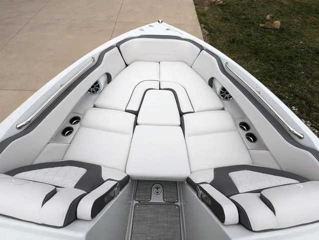 Slide: The Image of Crownline Boats 260 SS 2024 - 8