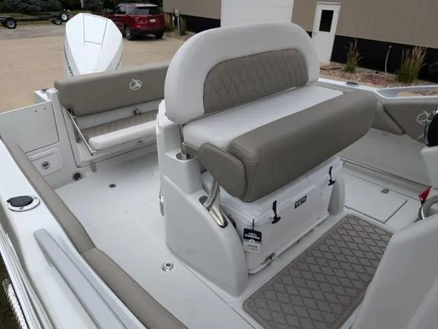 Slide: The Image of Crownline Boats 220 CC 2024 - 11