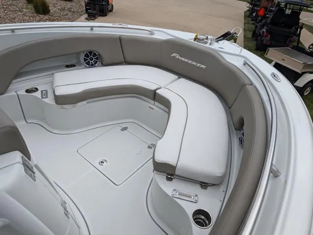 Slide: The Image of Crownline Boats 220 CC 2024 - 12