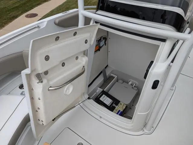 Slide: The Image of Crownline Boats 220 CC 2024 - 13