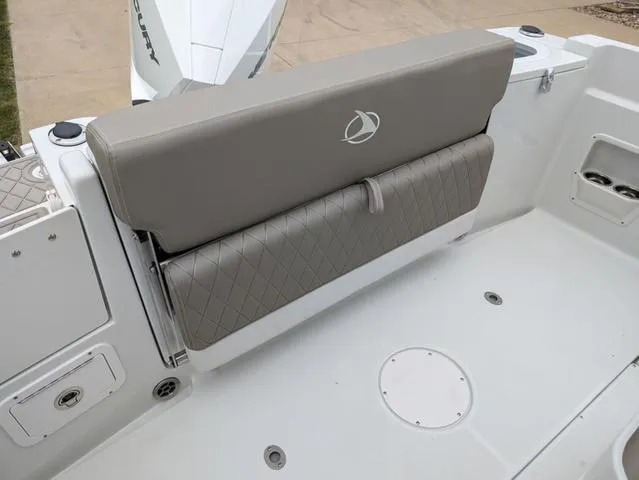 Slide: The Image of Crownline Boats 220 CC 2024 - 15