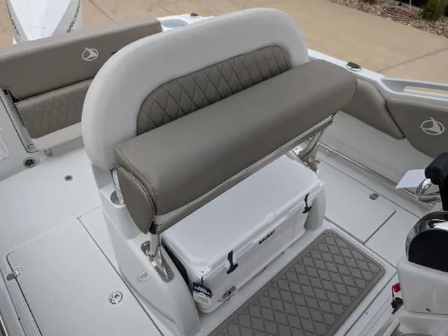 Slide: The Image of Crownline Boats 220 CC 2024 - 18