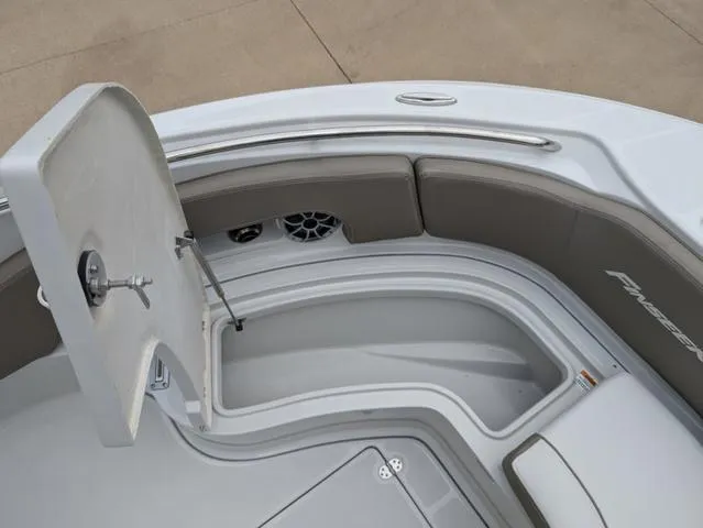 Slide: The Image of Crownline Boats 220 CC 2024 - 20