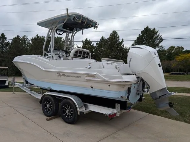 Slide: The Image of Crownline Boats 220 CC 2024 - 3