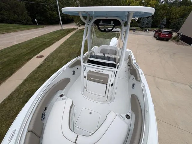 Slide: The Image of Crownline Boats 220 CC 2024 - 7