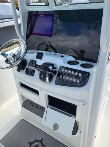 Slide: The Image of NauticStar 252 Legacy 2025 - 16