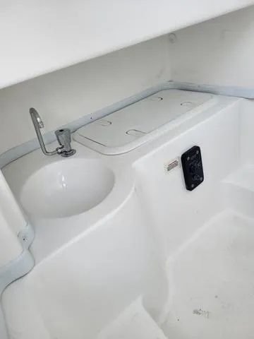 Slide: The Image of NauticStar 252 Legacy 2025 - 21