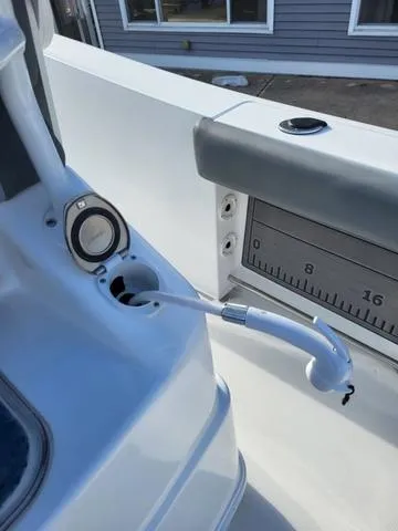 Slide: The Image of NauticStar 252 Legacy 2025 - 32