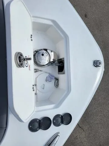 Slide: The Image of NauticStar 252 Legacy 2025 - 9