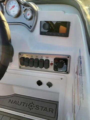 Slide: The Image of NauticStar 203DC 2025 - 20