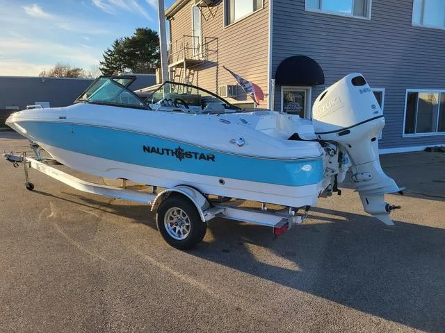 Slide: The Image of NauticStar 203DC 2025 - 3