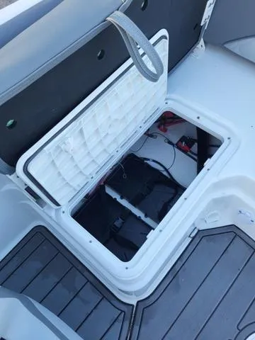 Slide: The Image of NauticStar 203DC 2025 - 30