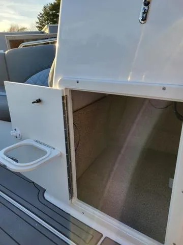 Slide: The Image of NauticStar 203DC 2025 - 35