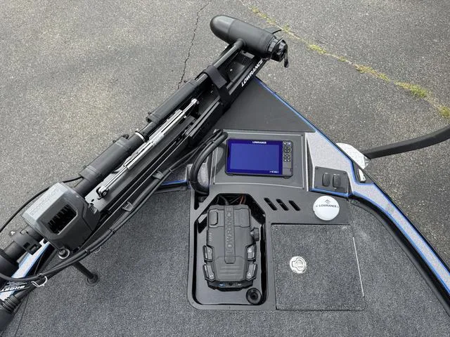 Slide: The Image of Triton 20XP Patriot 2025 - 3