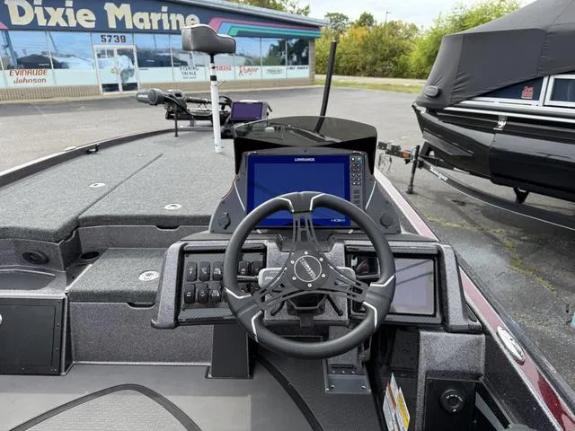 Slide: The Image of Triton 21XP Patriot 2025 - 3