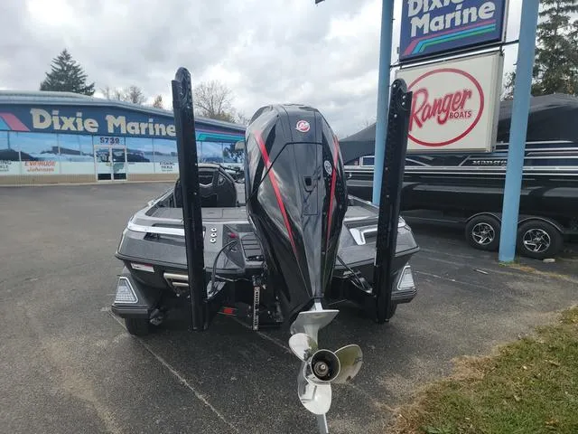 Slide: The Image of 2025 Ranger Z520R Ranger Cup boat at Dixie Marine dealership. - 18