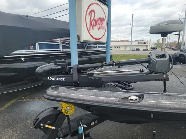 Slide: The Image of 2025 Ranger Z520R Ranger Cup boat with Lowrance equipment at dealership. - 3
