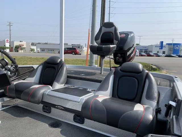 Slide: The Image of Ranger Z519 2016 - 8