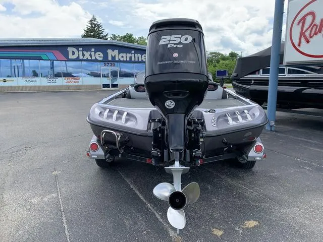 Slide: The Image of 2015 Ranger Z521C boat with 250 Pro motor at Dixie Marine dealership. - 7
