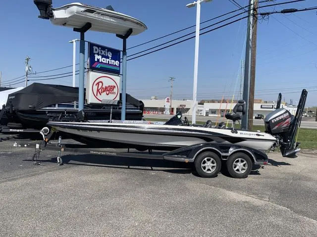 The Image of Ranger Z521 Comanche 2013 - 1