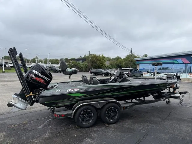 Slide: The Image of Triton 21 TrX 2016 - 5