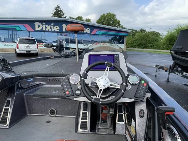 Slide: The Image of 2019 Ranger Z521C boat dashboard at Dixie Marine dealership. - 5