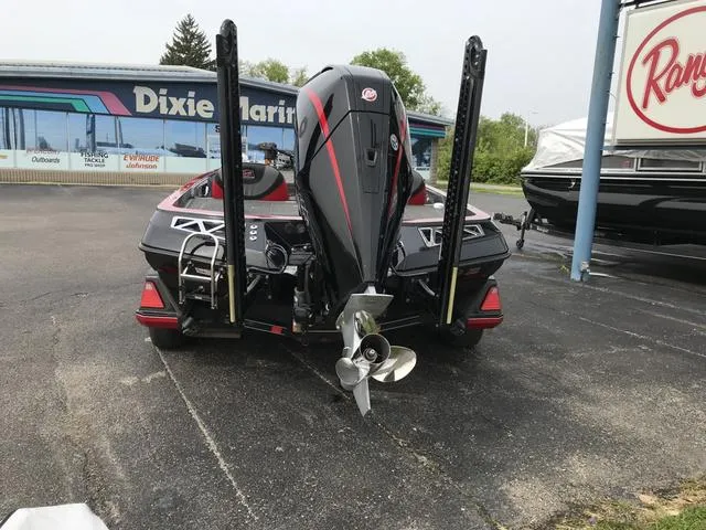 Slide: The Image of 2019 Ranger Z520L boat at Dixie Marine dealership. - 12