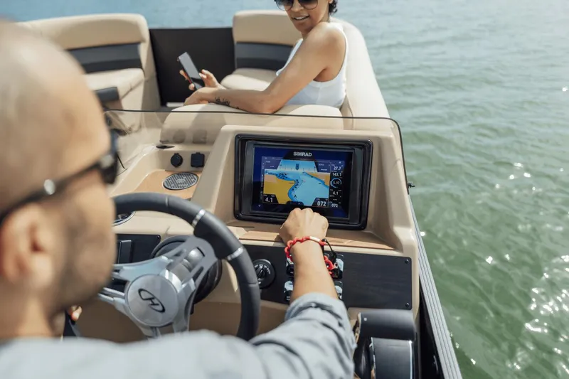 Slide: The Image of Harris Cruiser 210 2025 - 2