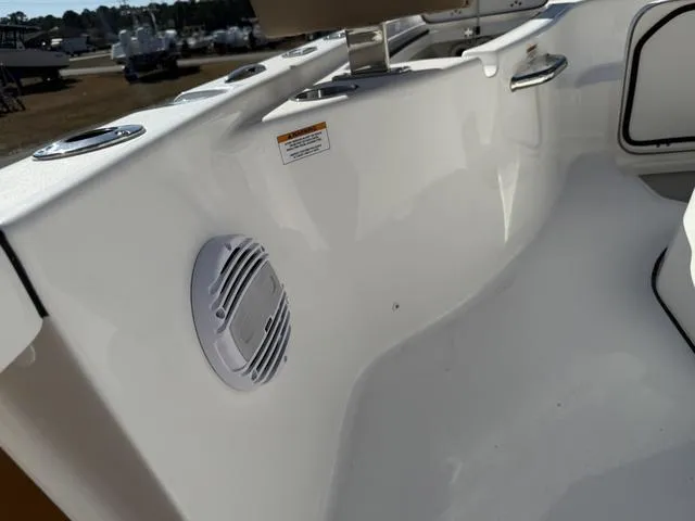 Slide: The Image of Sea Pro 210 Bay 2025 - 29