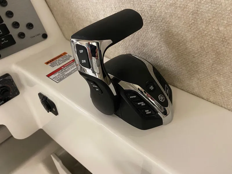 Slide: The Image of Parker Marine 2120 Sport Cabin 2025 - 14