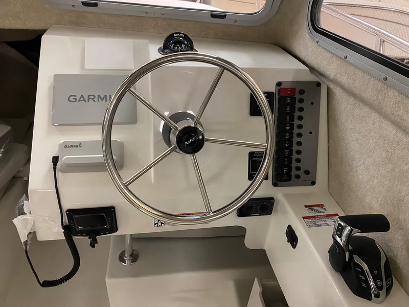 Slide: The Image of Parker Marine 2120 Sport Cabin 2025 - 15