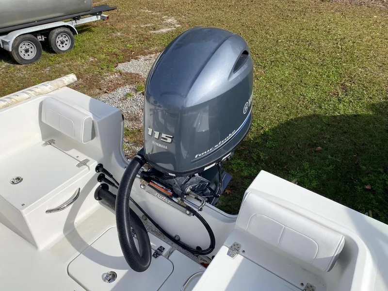 Slide: The Image of Parker Marine 18SE 2025 - 3