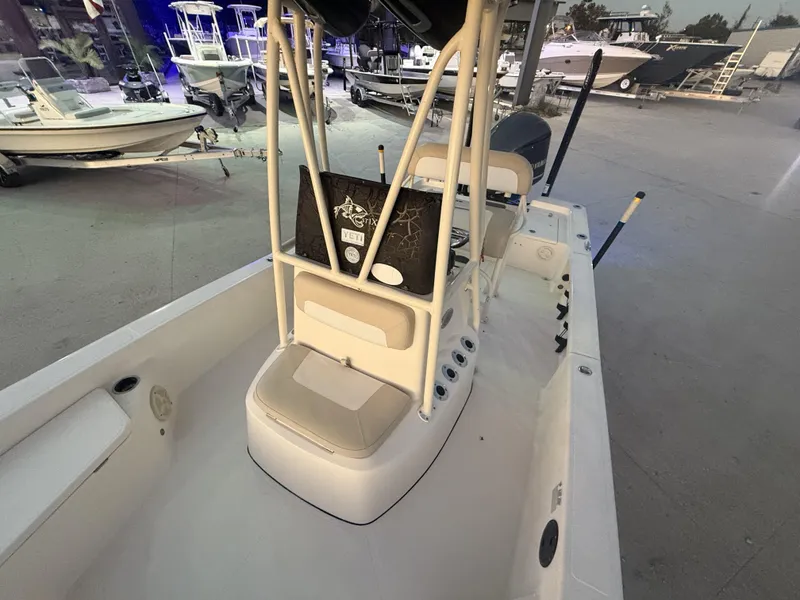 Slide: The Image of Blackjack 224 Bay Center Console 2013 - 14