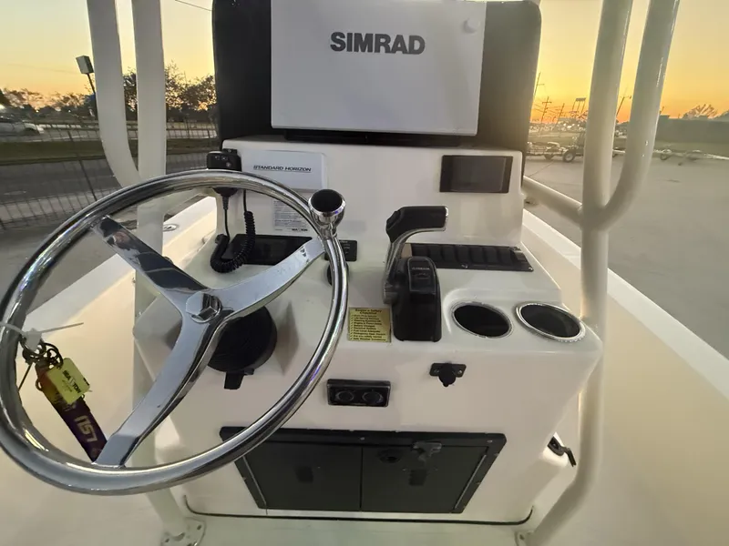 Slide: The Image of Blackjack 224 Bay Center Console 2013 - 8