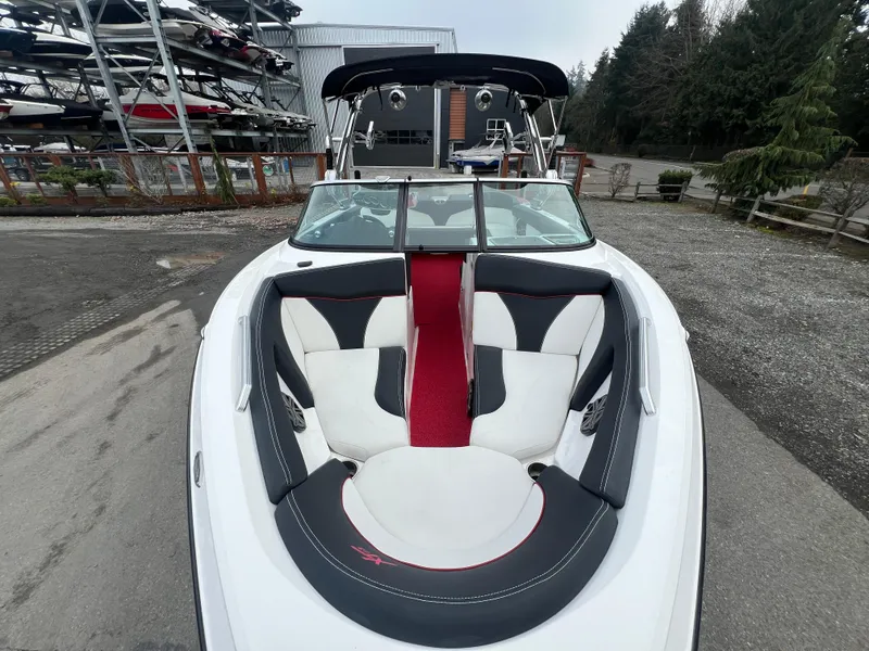 Slide: The Image of MasterCraft XT23 2017 - 21