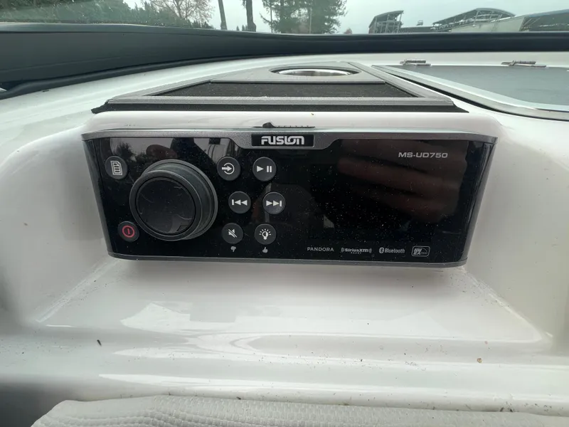 Slide: The Image of MasterCraft XT23 2017 - 22