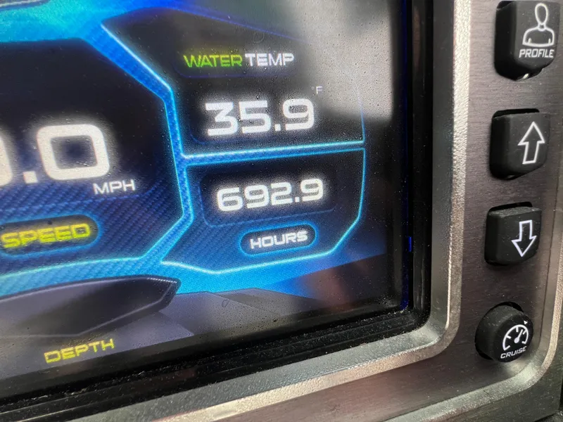 Slide: The Image of MasterCraft XT23 2017 - 24